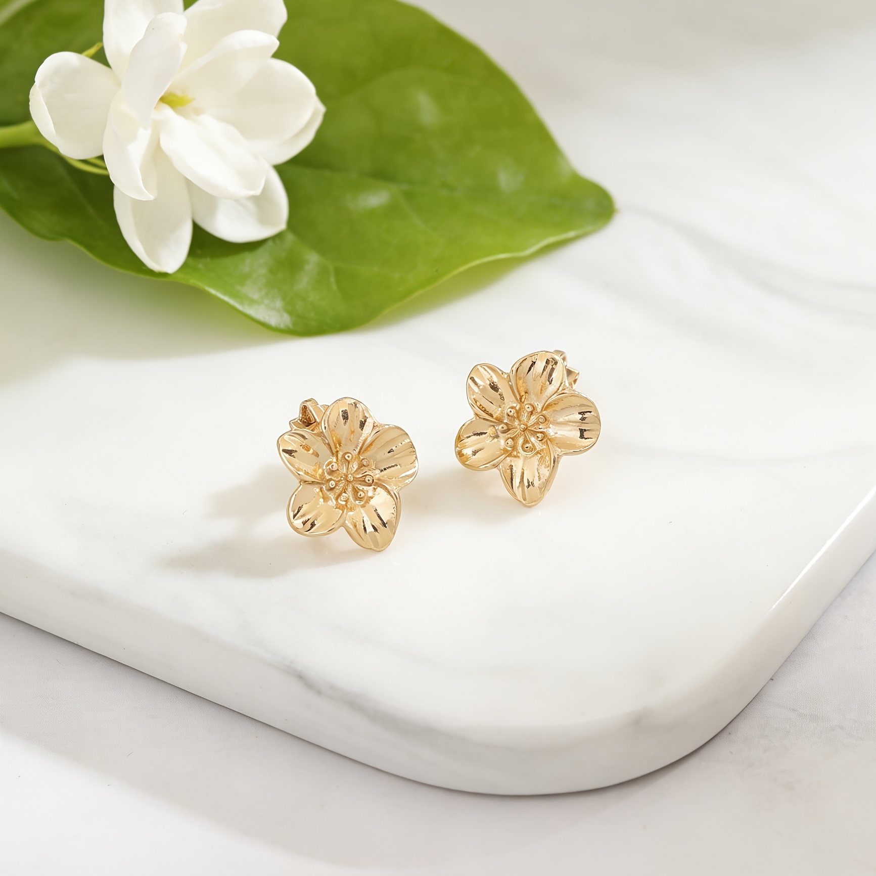 Women's Stylish Hypoallergenic Flower Ear Clips, Non-Pierced