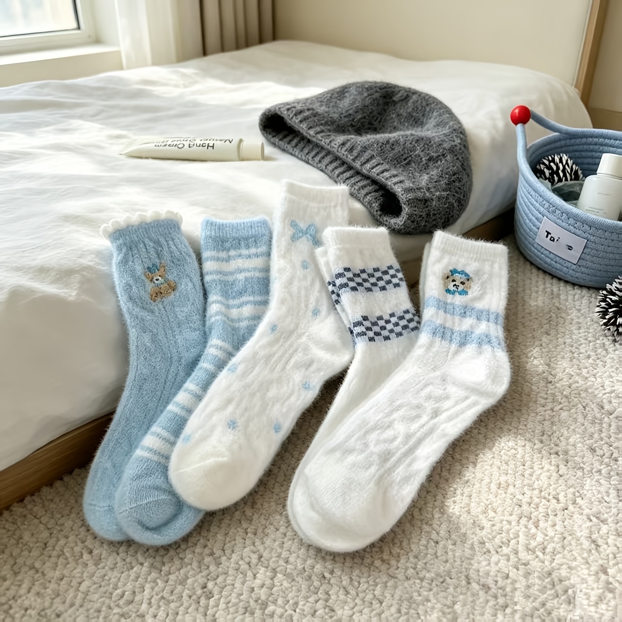 TEMU 5 Pairs Women's Autumn Winter Thick Warm Soft Comfortable Socks, Cute Cartoon Socks/floor Socks, Suitable For Daily Wear