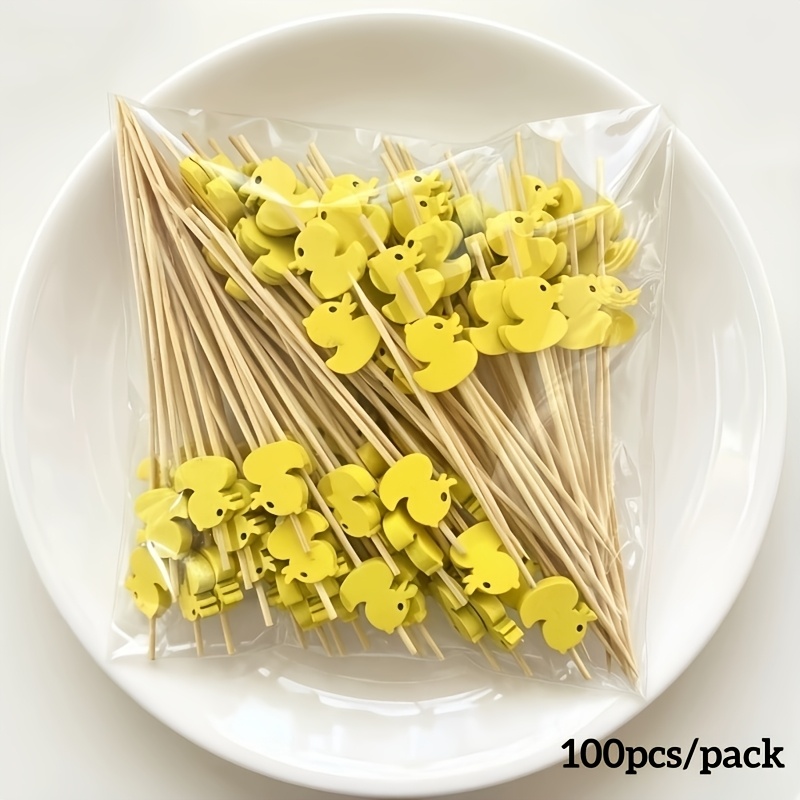 Image of A Pack Of 100pcs (12cm/4.72in) Featuring Adorable -themed Disposable Decorative Fruit Skewers, Perfect For Cakes, Desserts, Salads, And Sandwiches, Ideal For Use In Hotels, Restaurants, And Parties