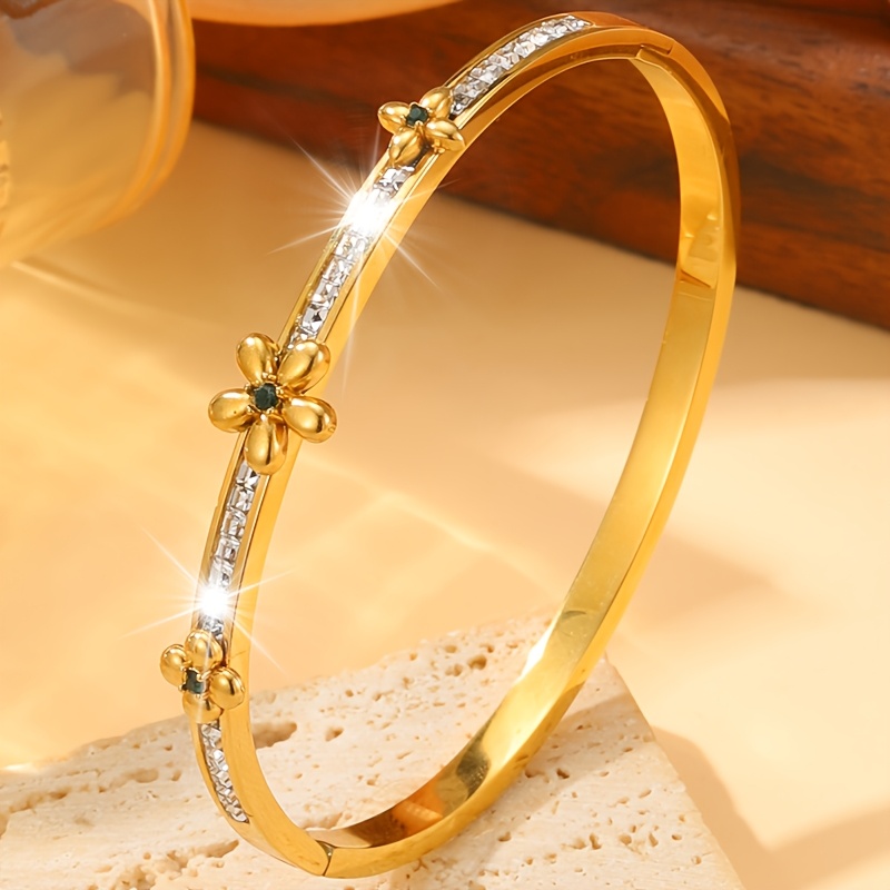 Exquisite Stainless Steel Bracelet Inlaid with Synthetic Zirconia