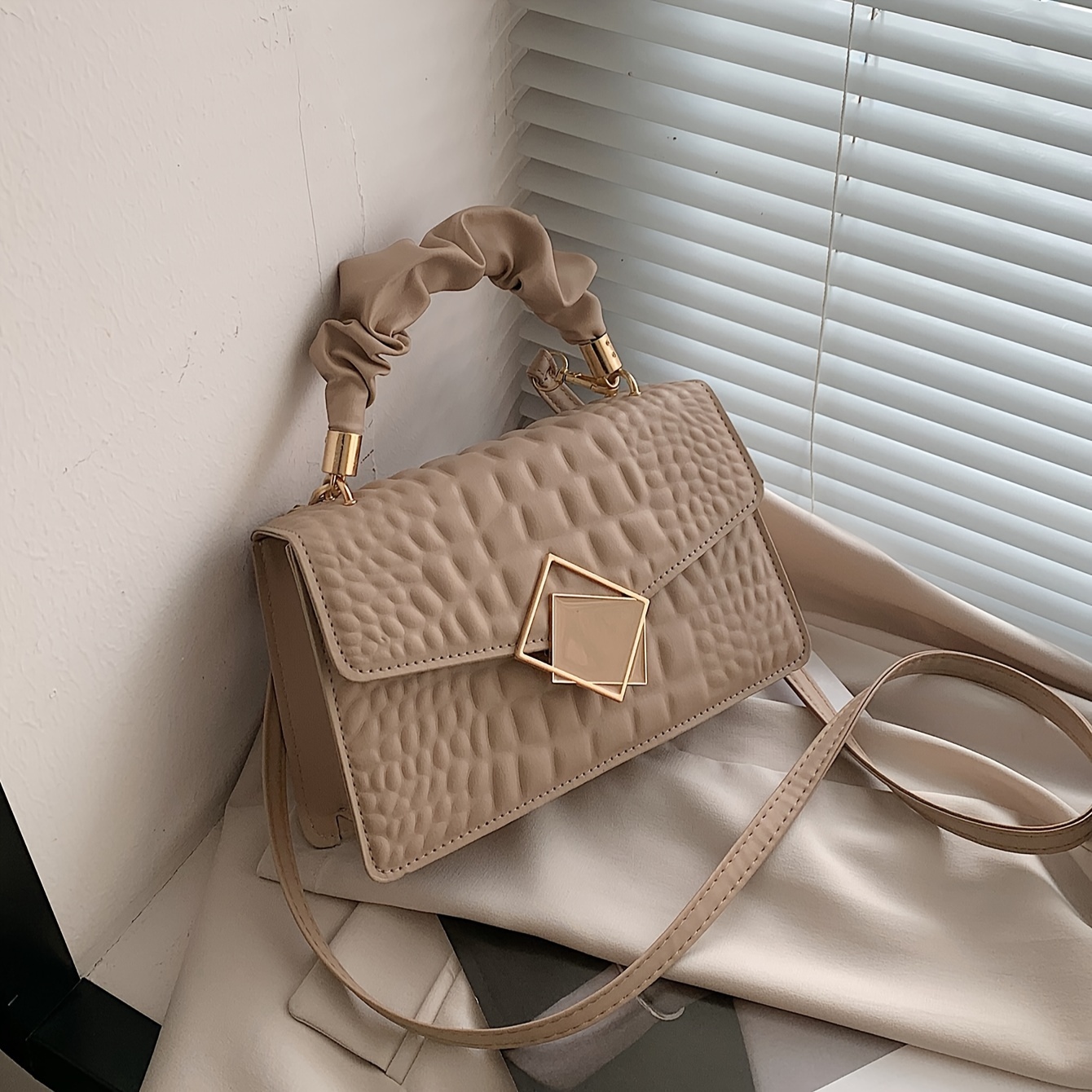 

Trendy Crocodile Pattern Shoulder Bag, Top Ruched Handle Square Wallet For Women, Solid Color Textured Bag