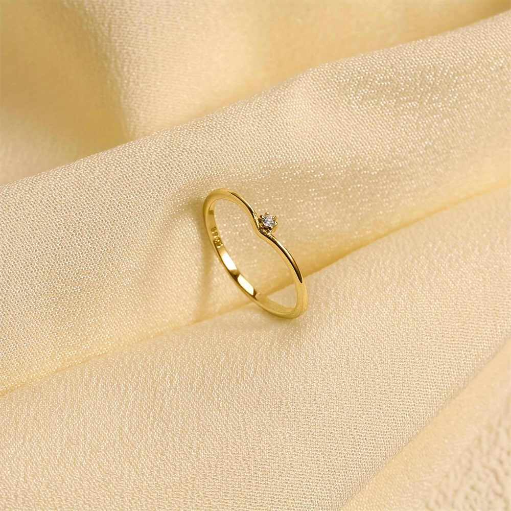 925 Silver V-shaped Synthetic Zirconium Women's Ring