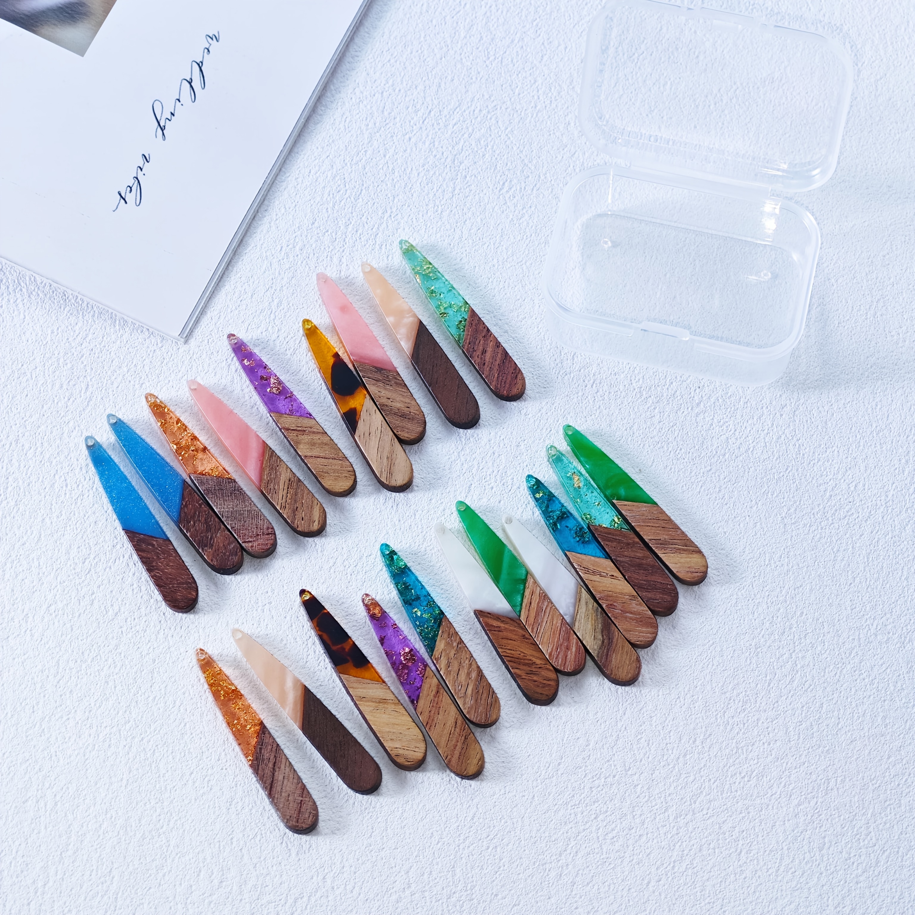 18pcs Fashionable Water Droplet Resin Pendant Set