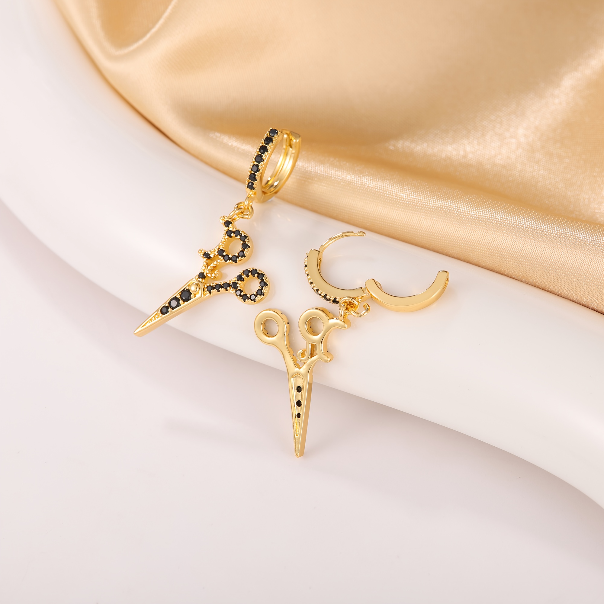 2pcs Gold-Plated Scissor Ear Cuffs, Unisex Punk Style