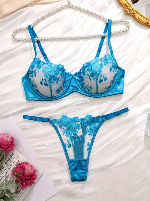 weicher eleganter blumen-bh-set