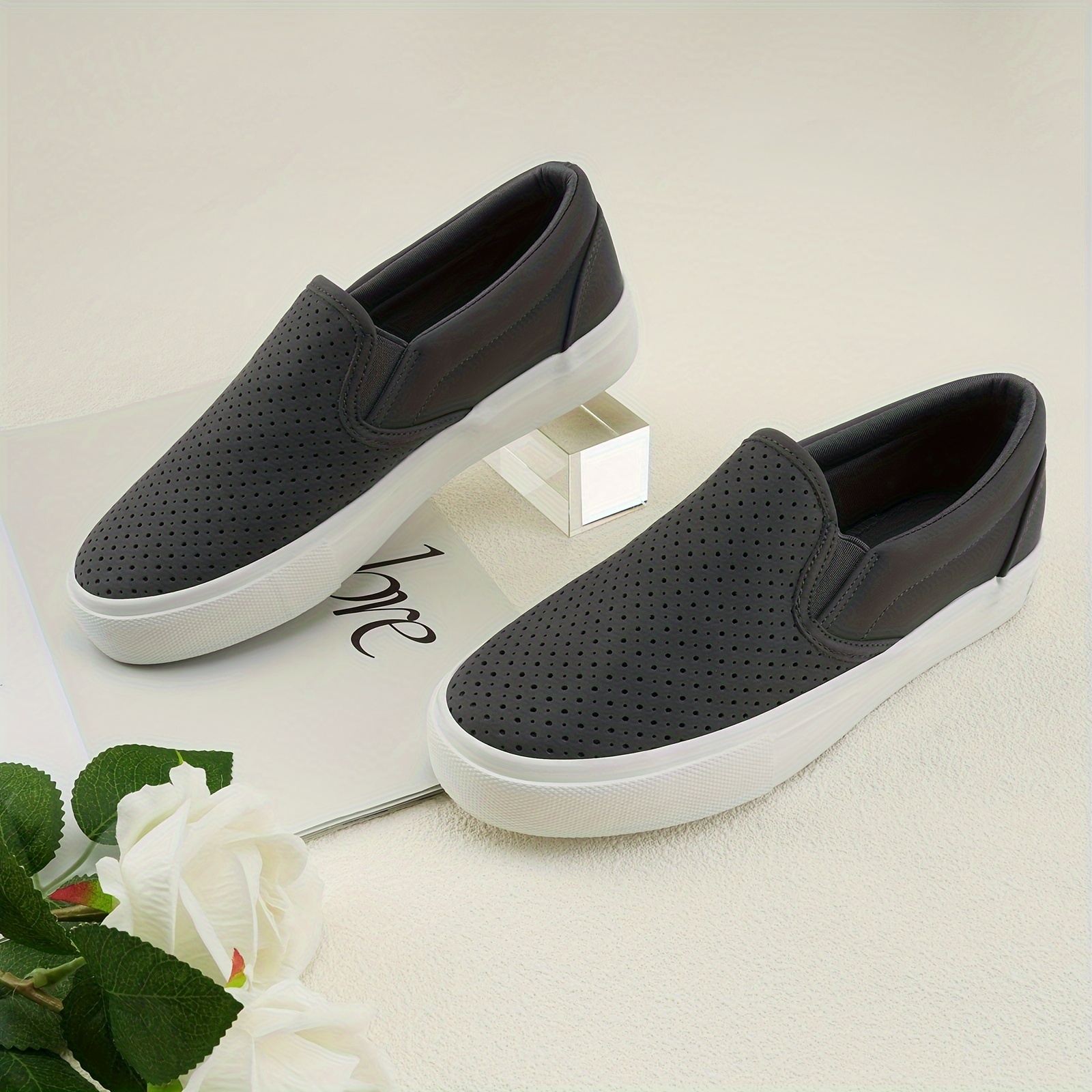 

Women's Slip-on Loafers With Breathable Mesh