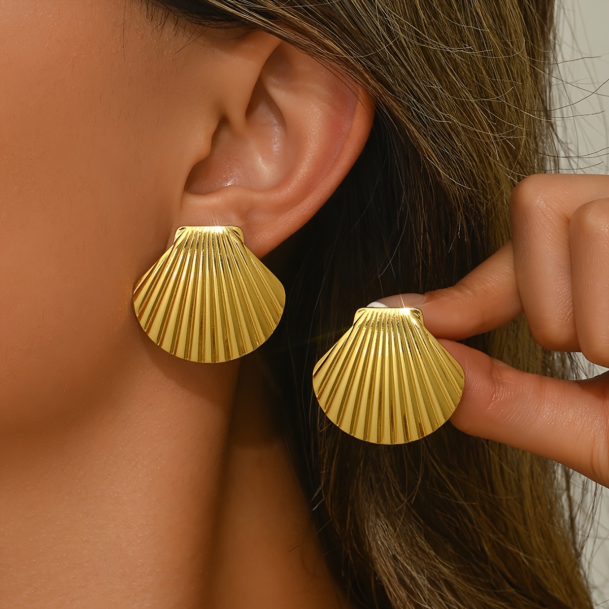 

Elegant Golden-tone Stainless Steel Shell Earrings For Women - Beach Vacation & Party Ready, Hypoallergenic 304 Stainless Steel Posts