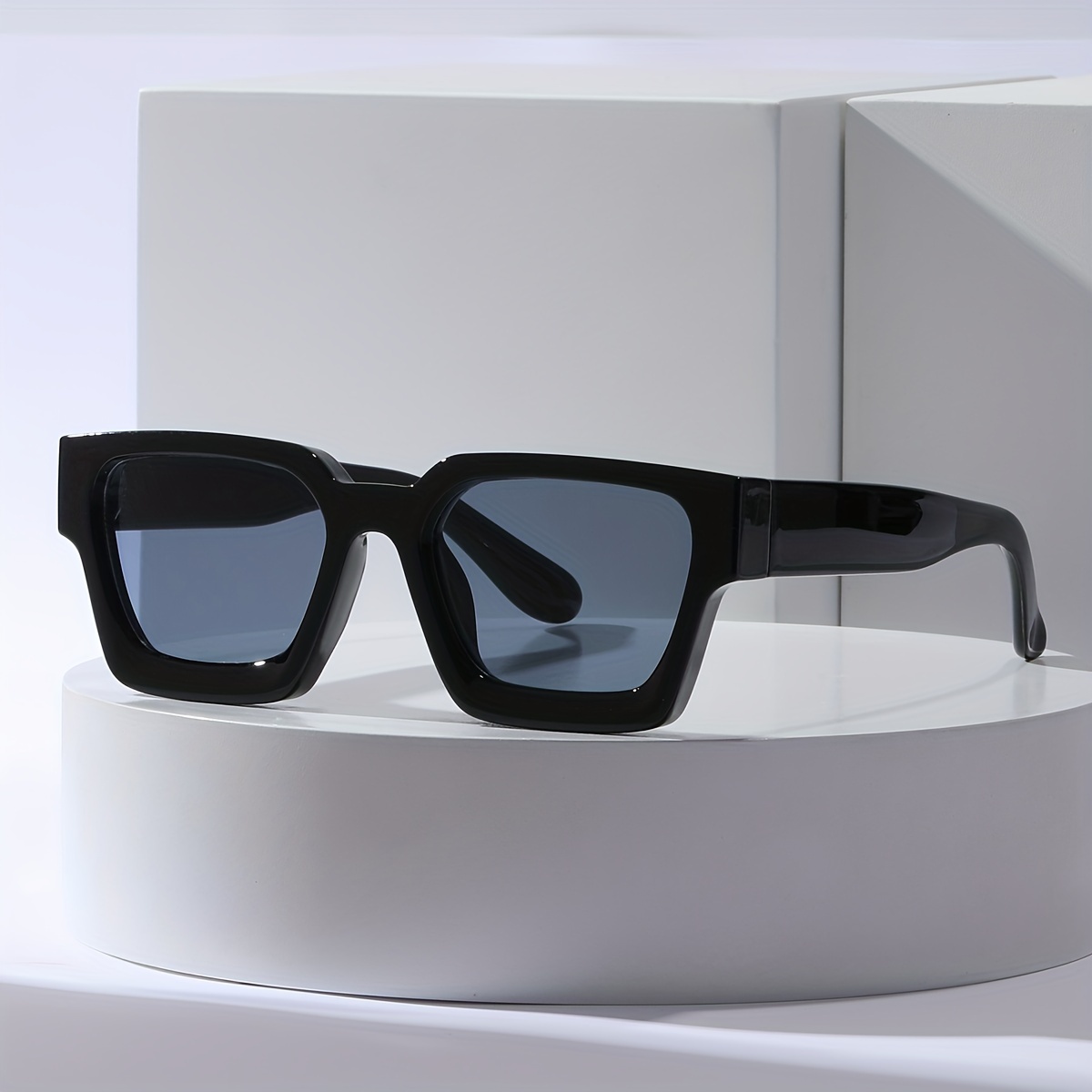 

Retro Square Fashion Glasses For Women Minimalist Fashion Punk Hiphop Sun Shades For Vacation Beach Party