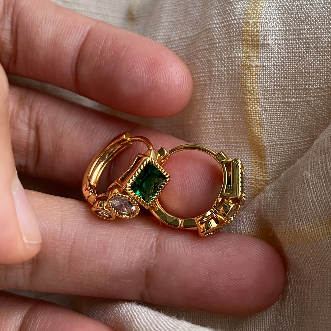 TEMU 1 Paire de Boucles d'Oreilles à Clip Décontractées pour Femme pour les Quotidiens, Design avec Synthétique Verte