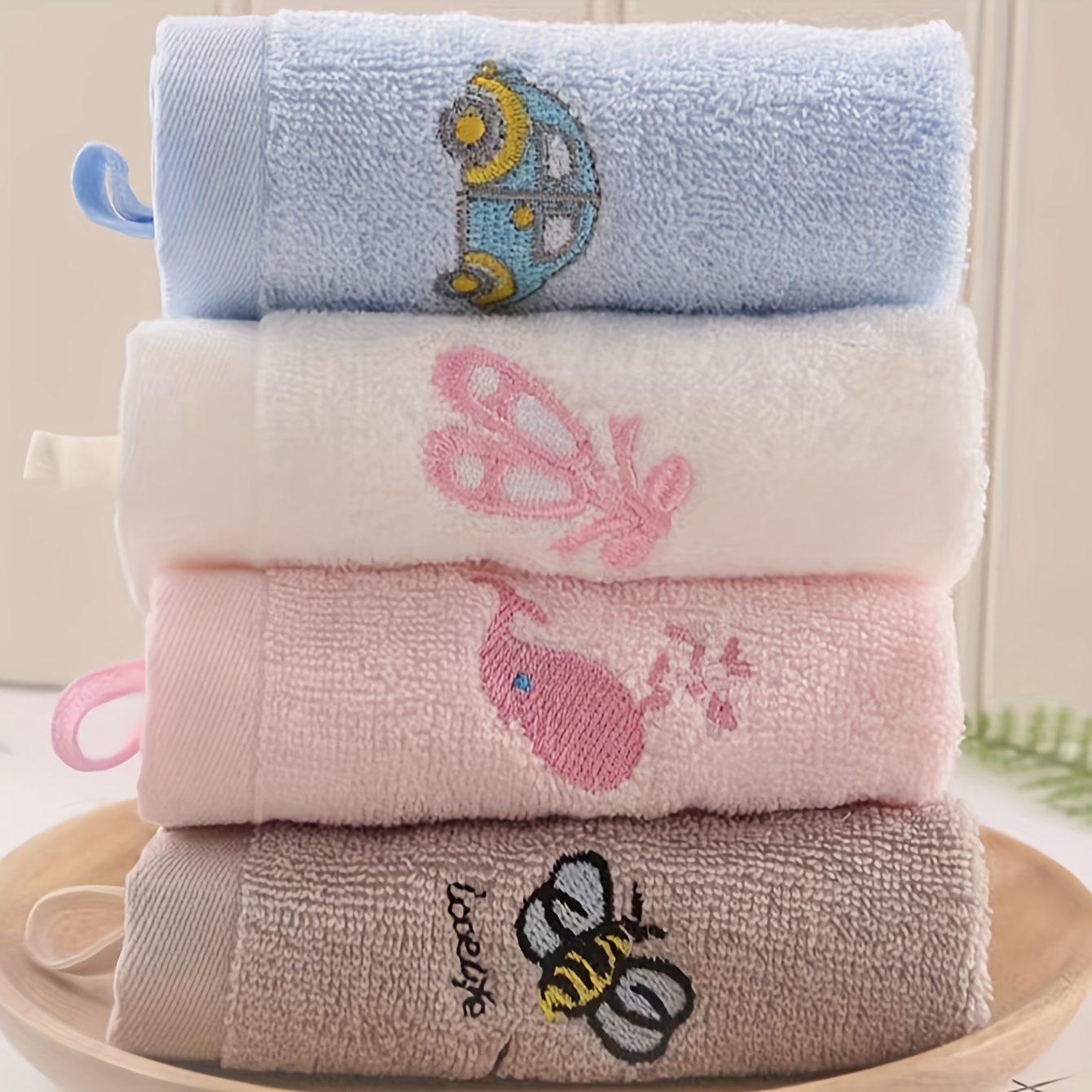 4-pack 25x25cm Cartoon Embroidered Small Square Face Towels With Hanging Loop, , Super Absorbent, Compact And Portable