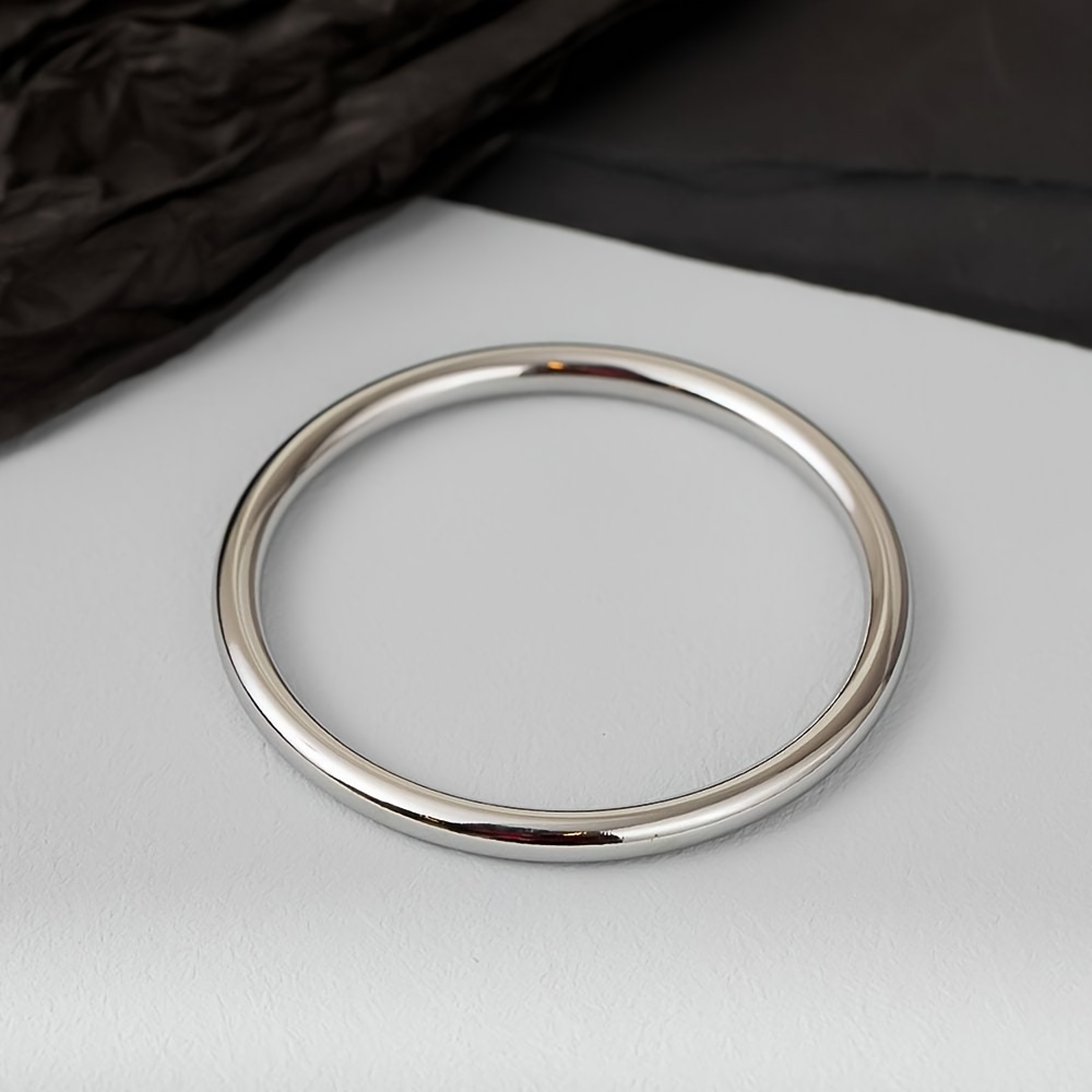 Women's Exquisite Round Closed Stainless Steel Bracelet, Elegant Design