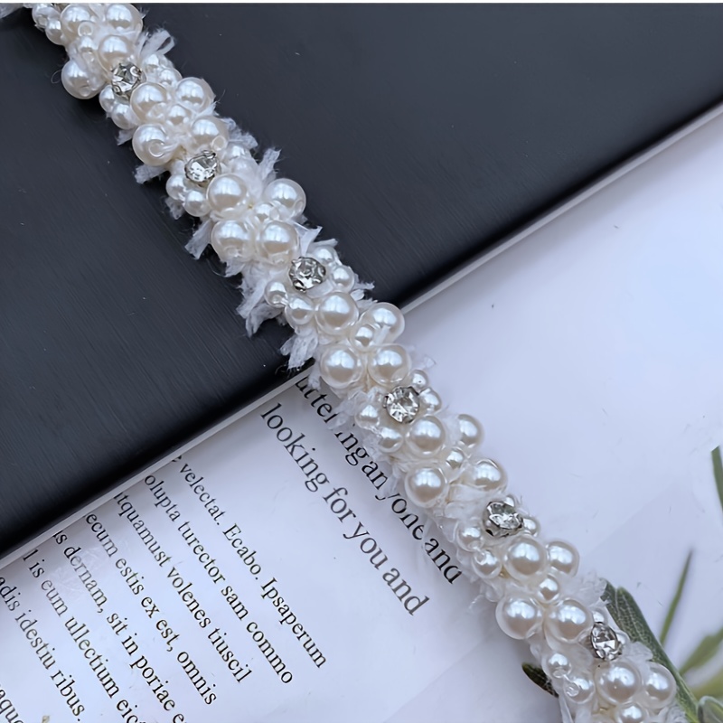 E-shop Eine 1-Meter lange kleine Luxus-Stickerei mit Perlen und Strass, geeignet für DIY-Nähdekorations auf Hochzeitskleidern, Revers und Röcken.