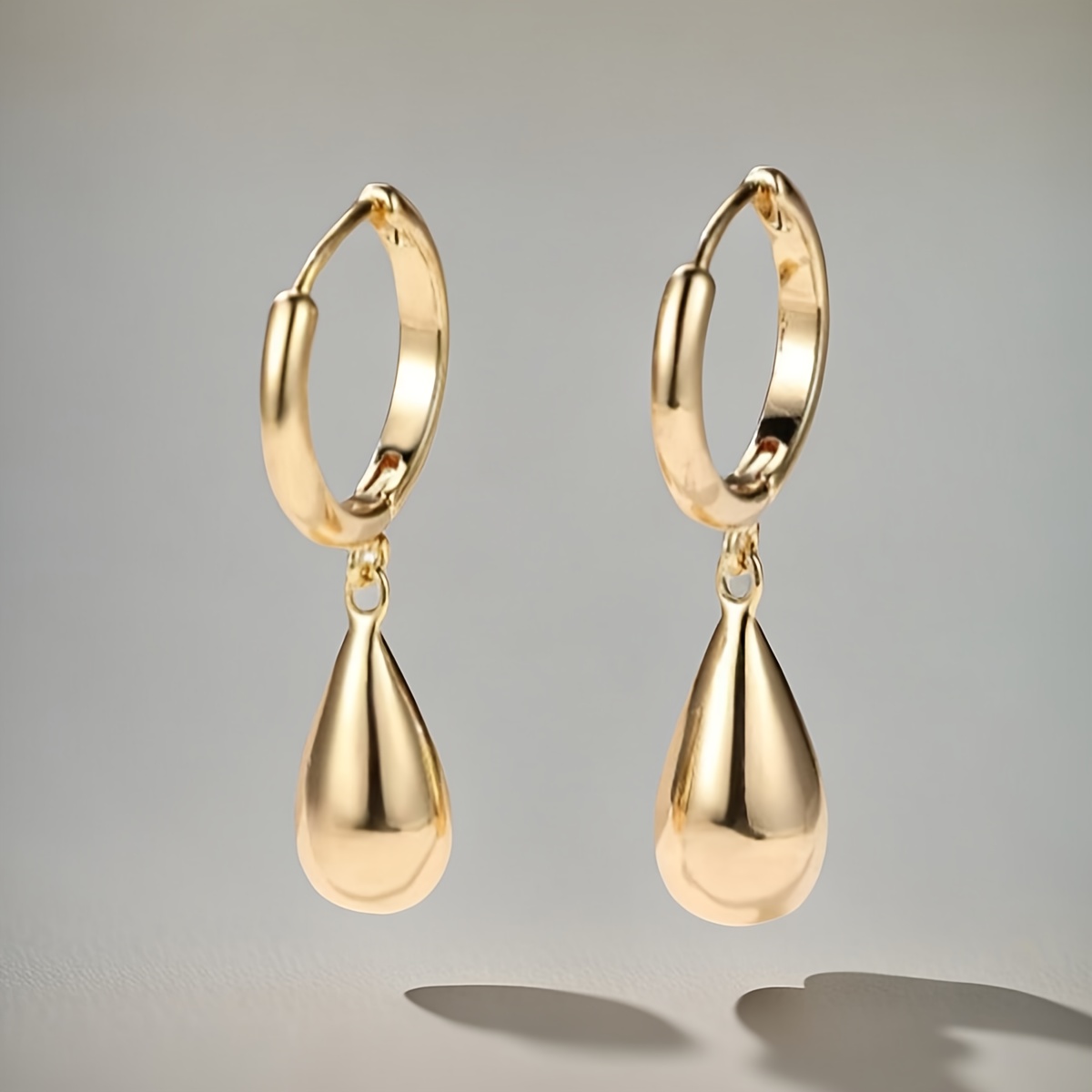 Women's Minimalist Teardrop Earrings Delicate Dangle Retro Inspired