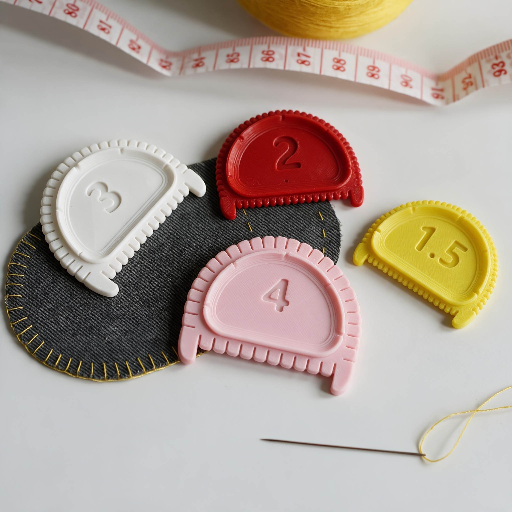 TEMU Lot de 4 gabarits de couture réutilisables en plastique pour bordure de tissu avec guides de couture incurvés et droits - Outil de couture DIY à