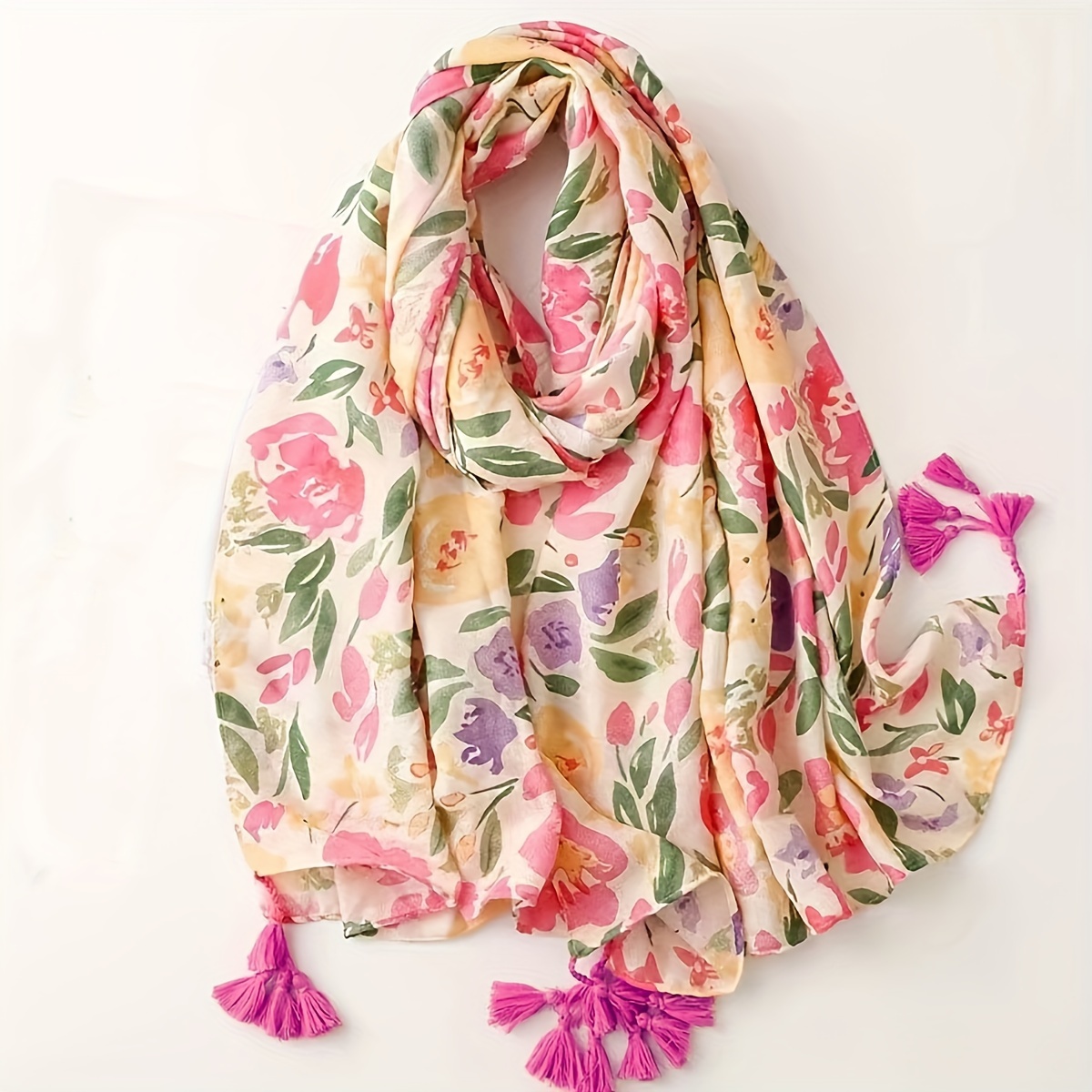 A Stylish And Casual Printed Scarf With Tassels, Featuring A Easy Yet Elegant Design Breathable, Warm, Comfortable, Romantic, And Soft