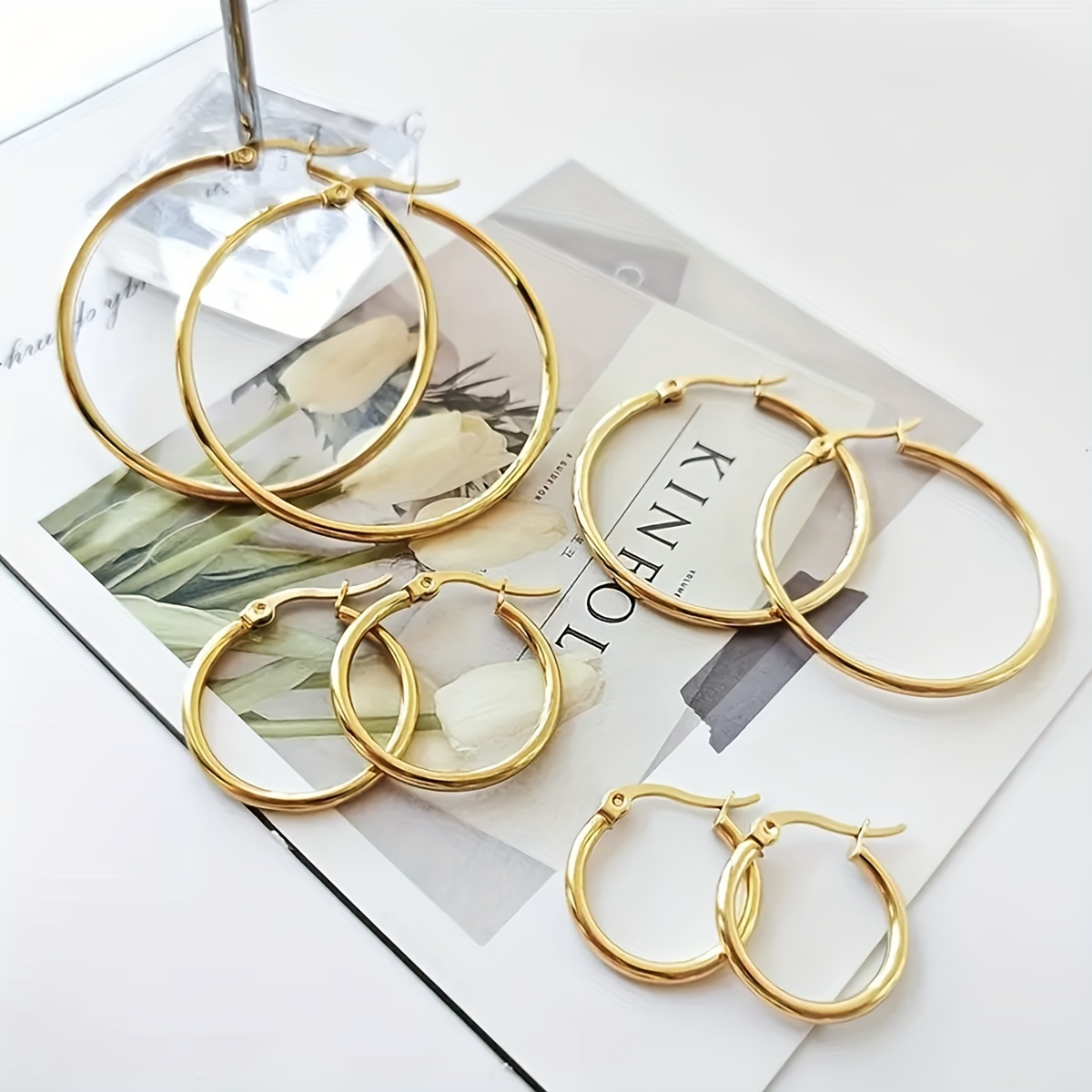 

4 Pairs/set Of Fashionable Stainless Steel Golden Round Hoop Earrings