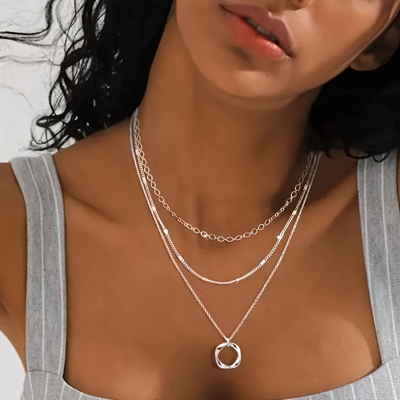 

Silver Plated Necklace - Fashionable Round Pendant With Trendy Layeringdesign, 925 Pure Silver, Suitable For Women And Girls As Jewelry Gifts For Parties Andvacations