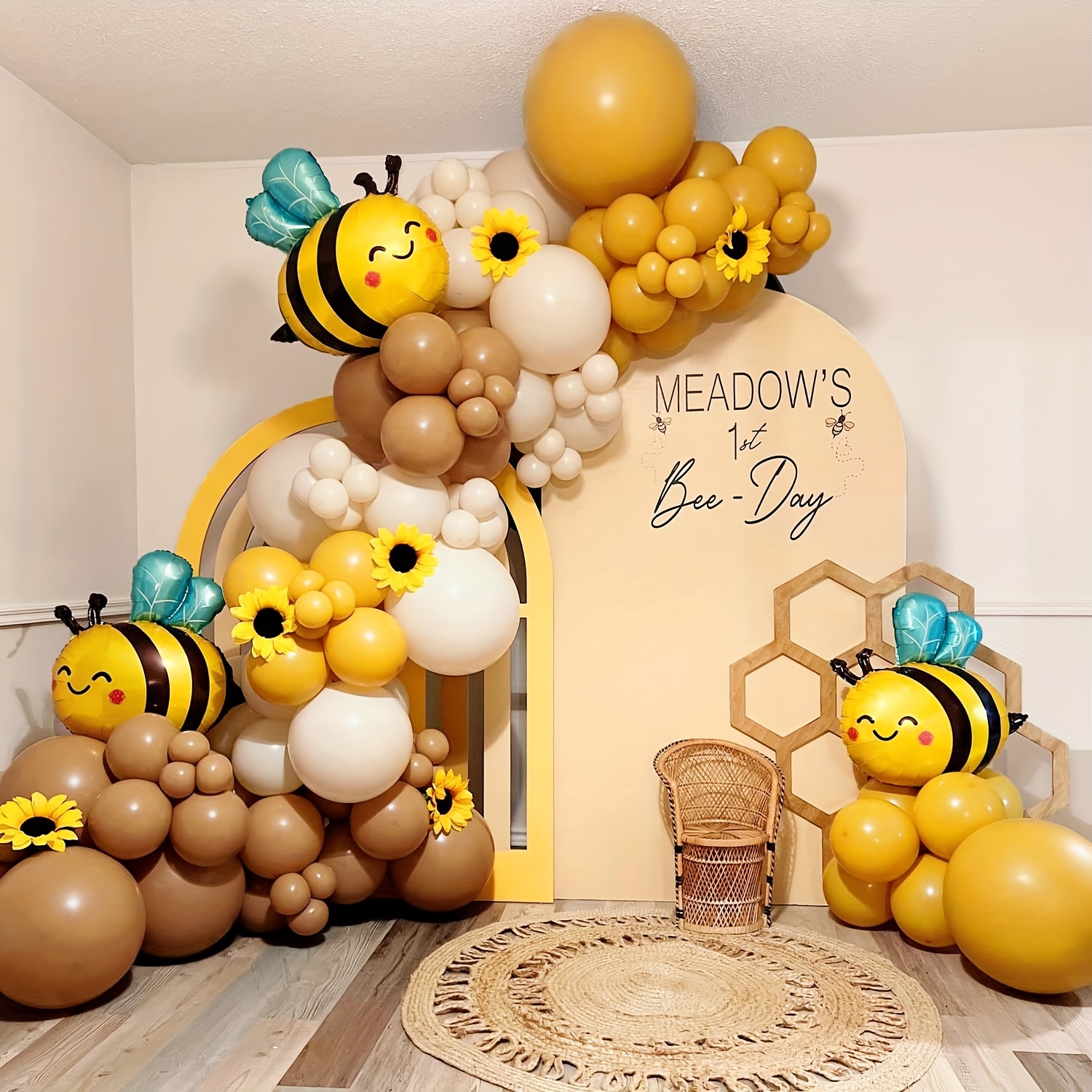 

Bee-themed Balloon Arch Kit - Mustard Yellow, Sand White & Decorations For Gender Reveal, Mom's Party, Autumn Weddings & Birthdays