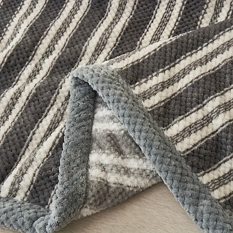 cozy plaid fleece throw blanket soft machine washable black white striped design     for bed sofa or   4 sizes       checkered pattern luxurious textured Product details 6