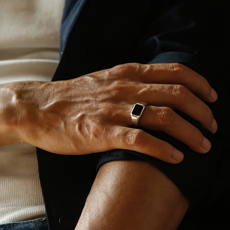 Image of Men's Vintage Square Ring With Black Onyx Decoration - A Unique And Stylish Piece Of Jewelry, Perfect As A Holiday Gift For Male , Suitable For Parties And Everyday Wear