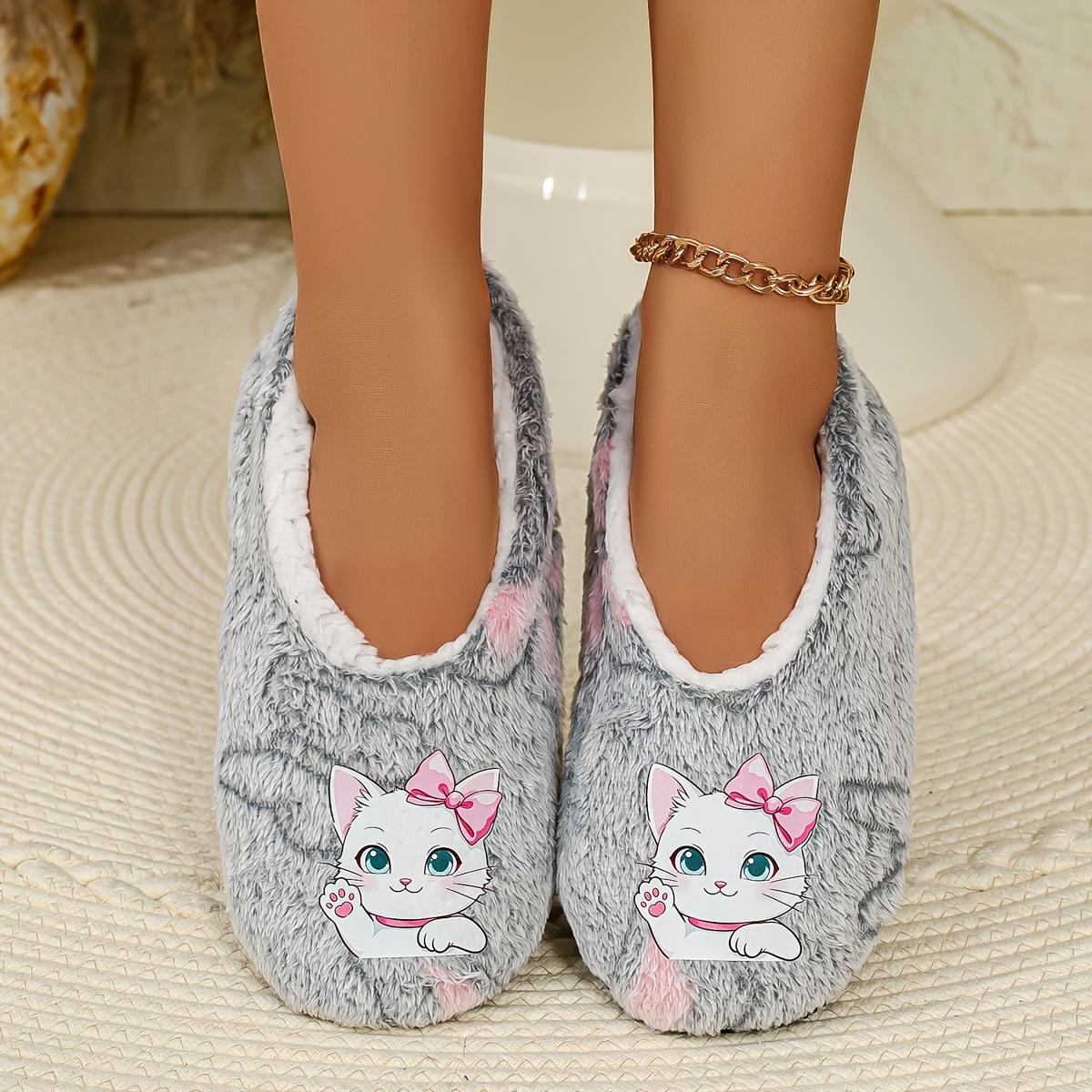 TEMU Chaussons d'intérieur d'hiver pour femme avec motif thermocollant chat qui fait , papillon rose, tissu pelucheux, semelle antidérapante