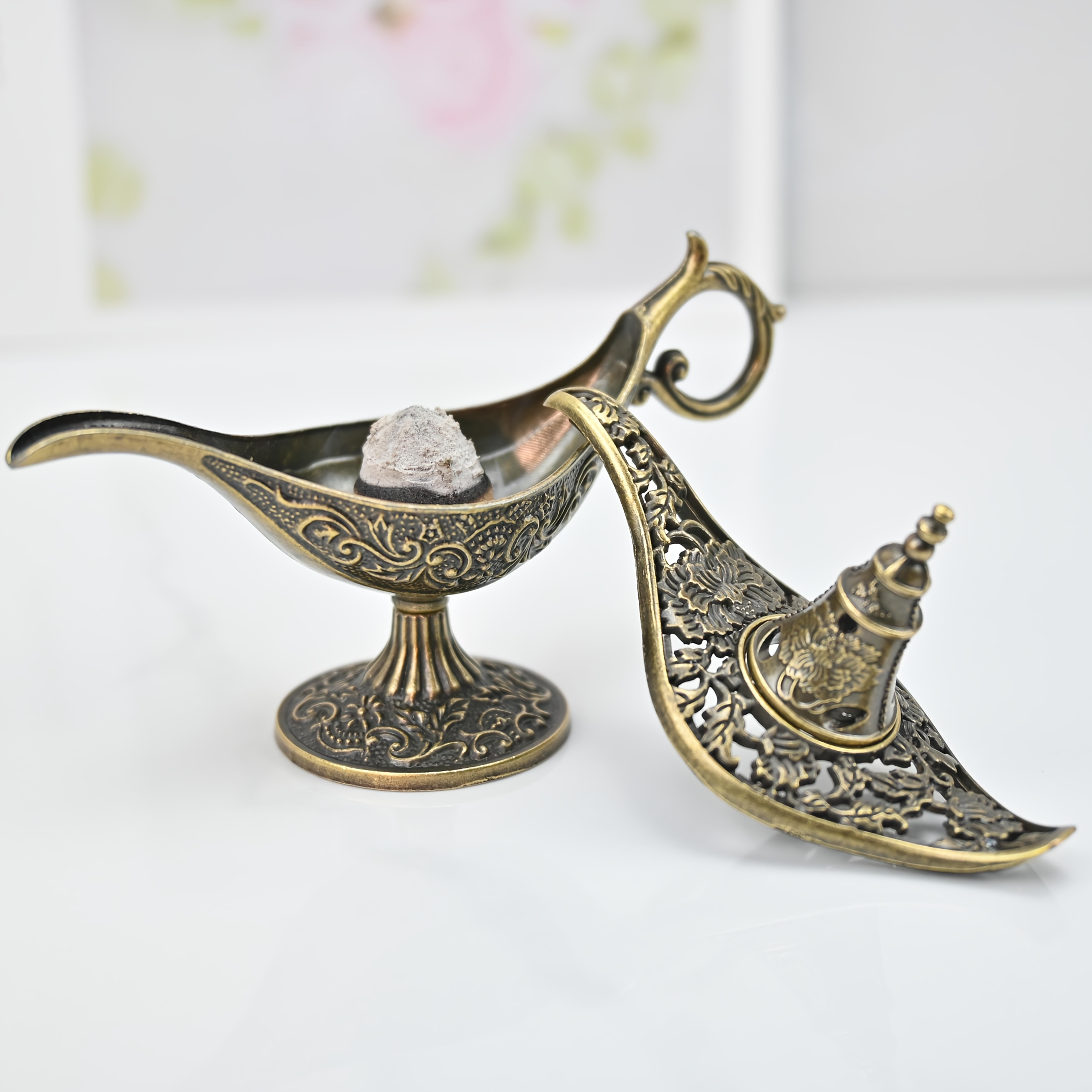 

1pc Cast Iron Lamp , Middle Eastern Style, Fine Patterns, Decor, Ideal Eid Al Fitr Gift For