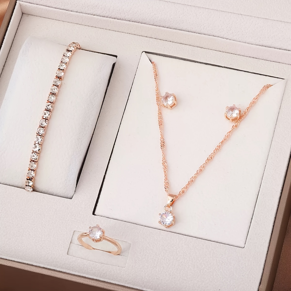 TEMU Juego de 5 piezas de joyería de lujo para mujer, que pulsera, collar, aretes y anillo, con un reluciente tema en . con materiales duraderos, es