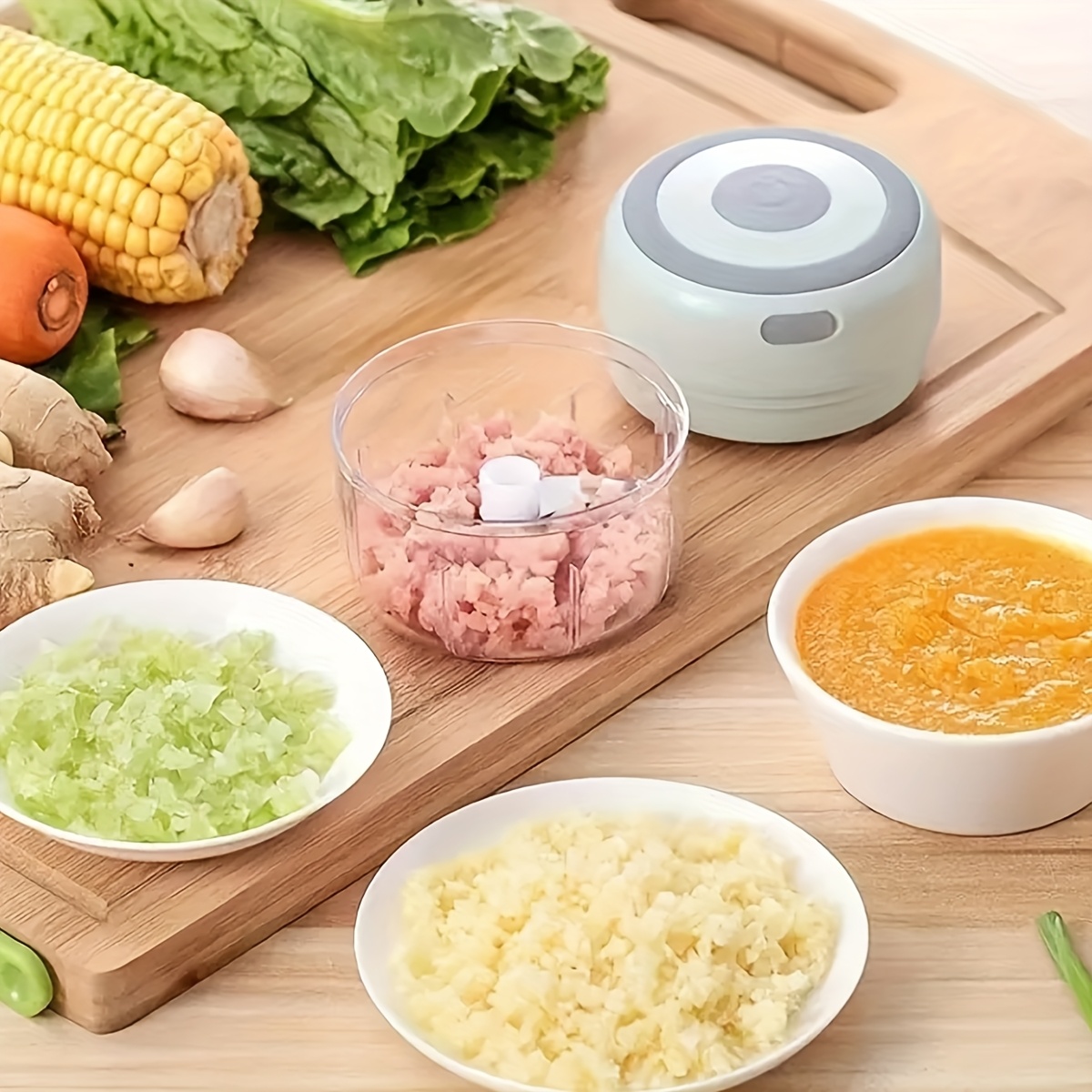 1pc Electric Garlic Chopper, Mini Portable Veggie Chopper, 250ml Garlic Grinder Masher Onion Chopper, Blender to Vegetable, Wireless Food Processor for Ginger, Chili, Fruit, Meat, etc
