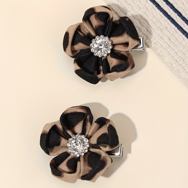 E-shop Set mit 2 Haarspangen mit Leopardenmuster und Blumenmuster für Damen, mit eleganten Strass-Haarspangen, für den