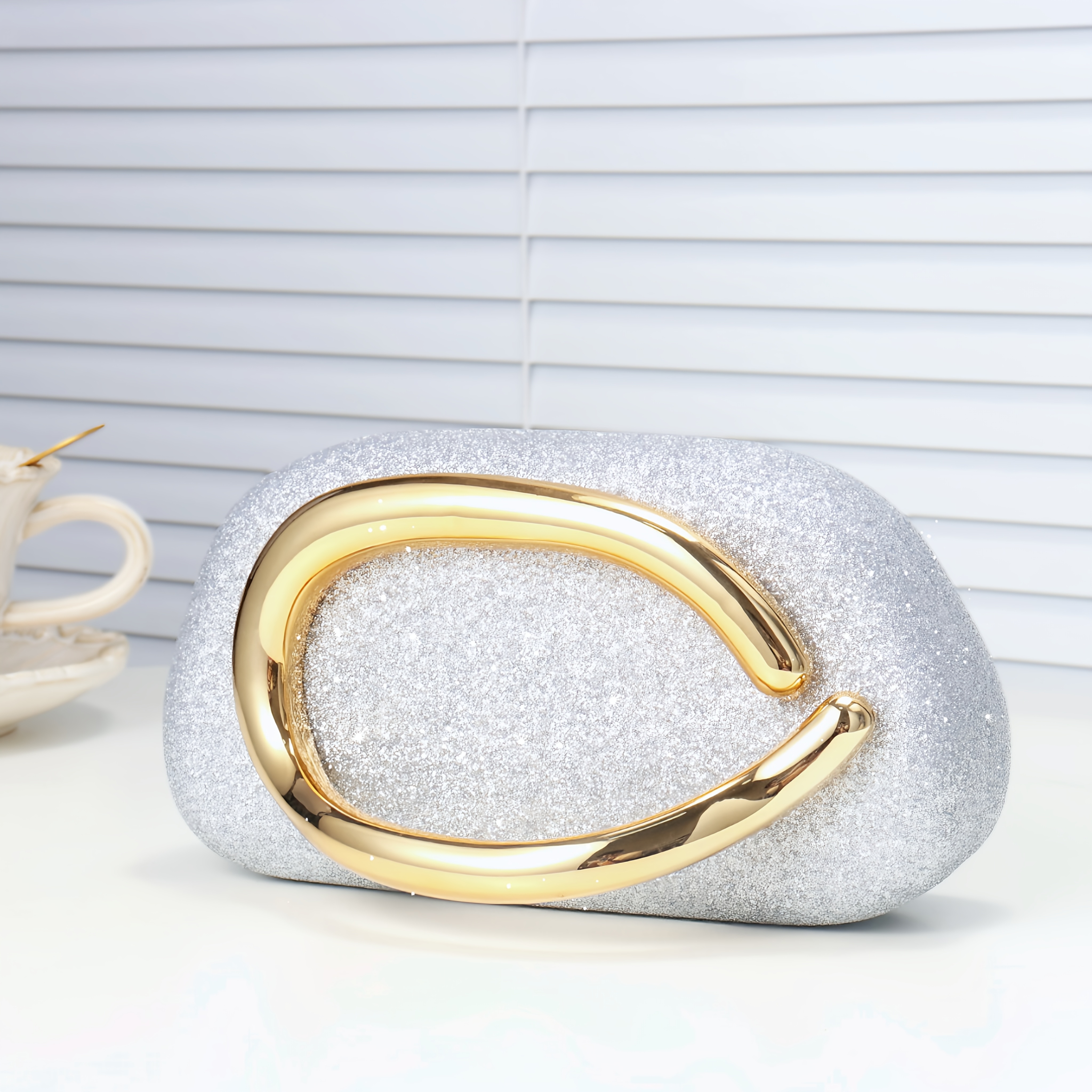 Vintage Retro Womens Handbag with Detachable Chain Strap Stunning Golden Shiny PU Evening Crossbody Bag with Magnetic Closure Perfect for Parties Proms, and Formal Events Minimalist Style Clutch Purse, Hand Bag for Women, Shoulder Bags for Women Elegant Classy, Designer Handbags, Branded Bags for Women High Quality, Vintage Purse, Special Occasion Bag, Formal Accessory, Elegant Design, Chic Handbag, Shiny Finish, Durable Construction, Designer Purse, Stylish Accessory,