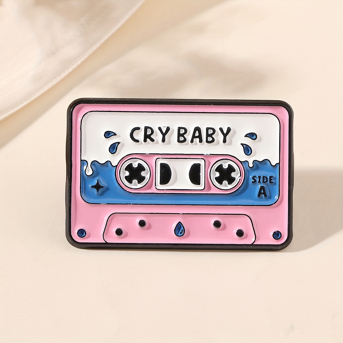 

Chic Cartoon Tape-inspired Brooch Pin - Cute Alloy Accessory For & Party Wear, Perfect Gift For Her