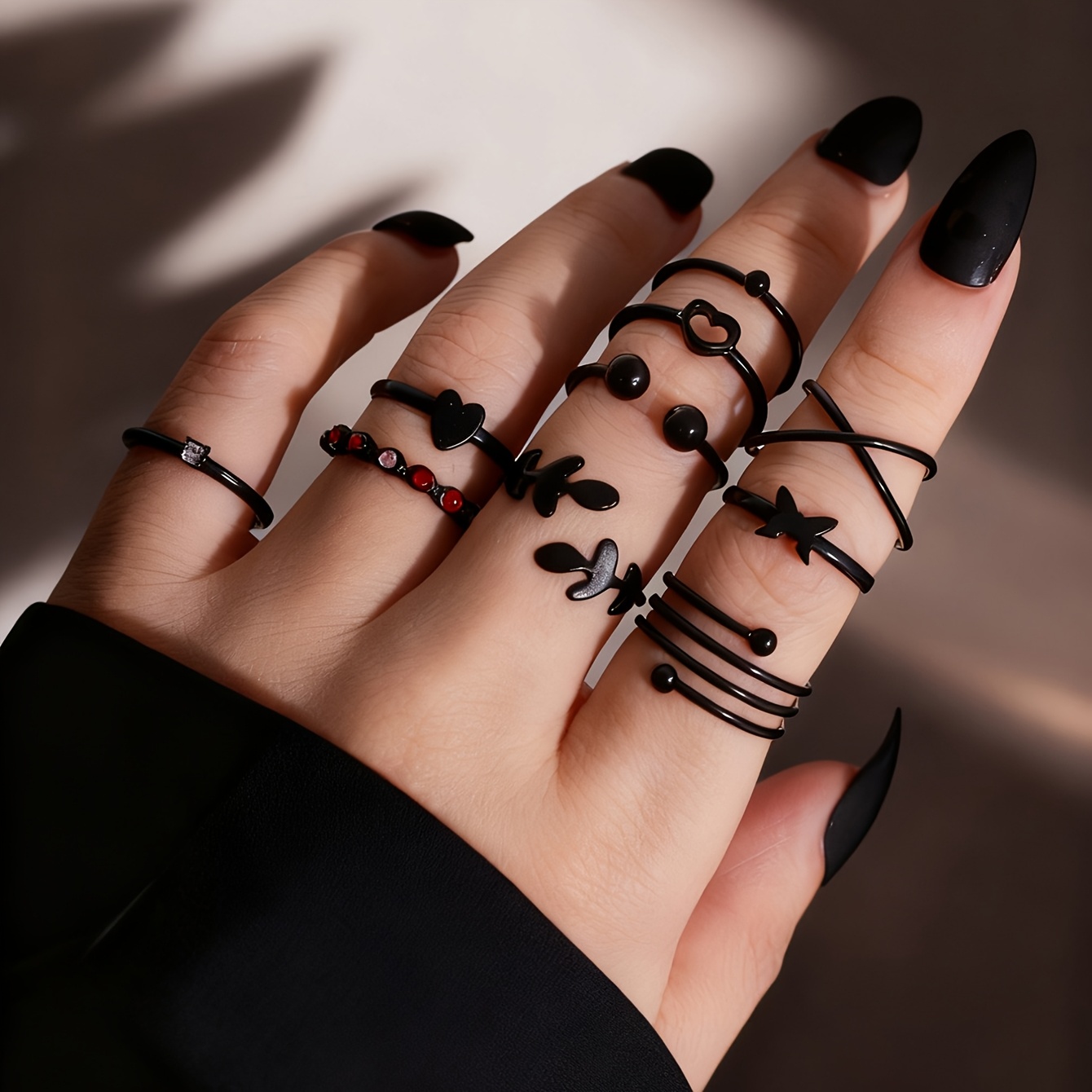 10pcs Rhinestone Inlaid Ring Set, Retro Exaggerated Geometric Thin Ring Colorful Rhinestone (random Color) Black Ring Set Gothic Hip-hop Ring Set