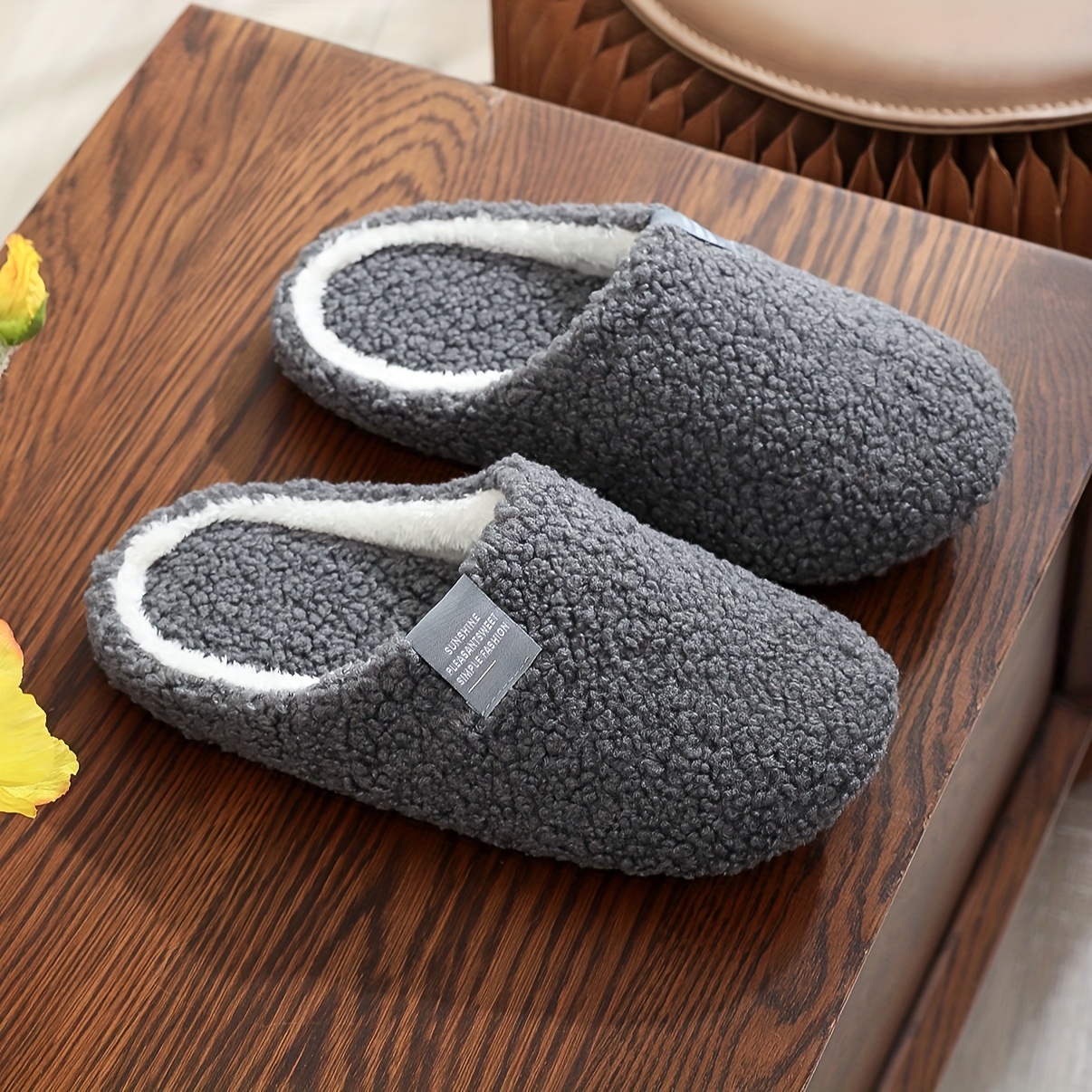 Image of Men's Home Slippers Soft Easy Sole Lightweight Fashion Indoor Home Floor Slippers Autumn Winter Fluffy Slippers Elegant Preppy Warm Slippers