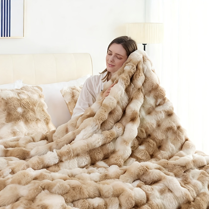 King Size Faux Fur Throw, Measuring 230 By 275 Cm, Exceptionally Soft And Thick, Featuring Bubble Rabbit Faux Fur, Double-sided Plush Fabric, Cozy And Warm, In Black