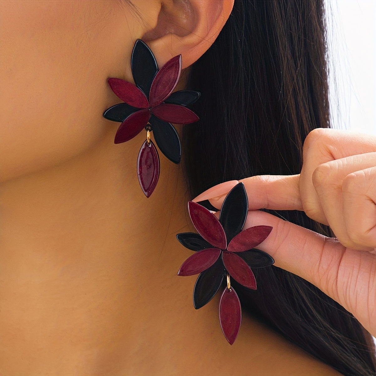 E-shop Ein Paar modische Ohrringe, eleganter Vintage-Bohemian-Stil. Ohrringe in Blütenform mit 3D-gedruckter aufgeklebter Acrylplatte, geeignet für