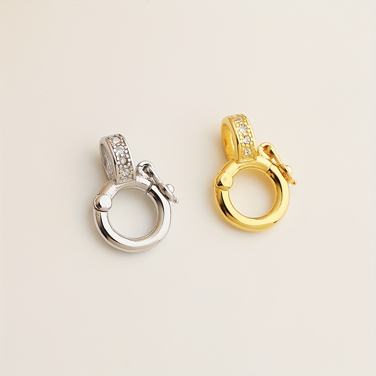 E-shop 2 Stück Kupfer Vergoldenete Universal Anhänger Verschlüsse, Goldene und Silberne Runde Eingelegte Schmuck Verbindungsverschlüsse, Geeignet für