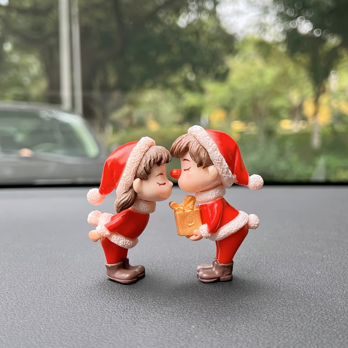 

2pcs Christmas Couple Figurines With Santa Hats, Pvc Car Dashboard Ornament Decorations