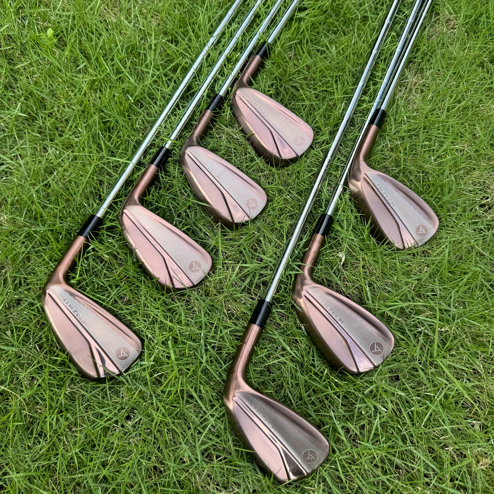 FOURTEEN STRINGS GOLF CLUB