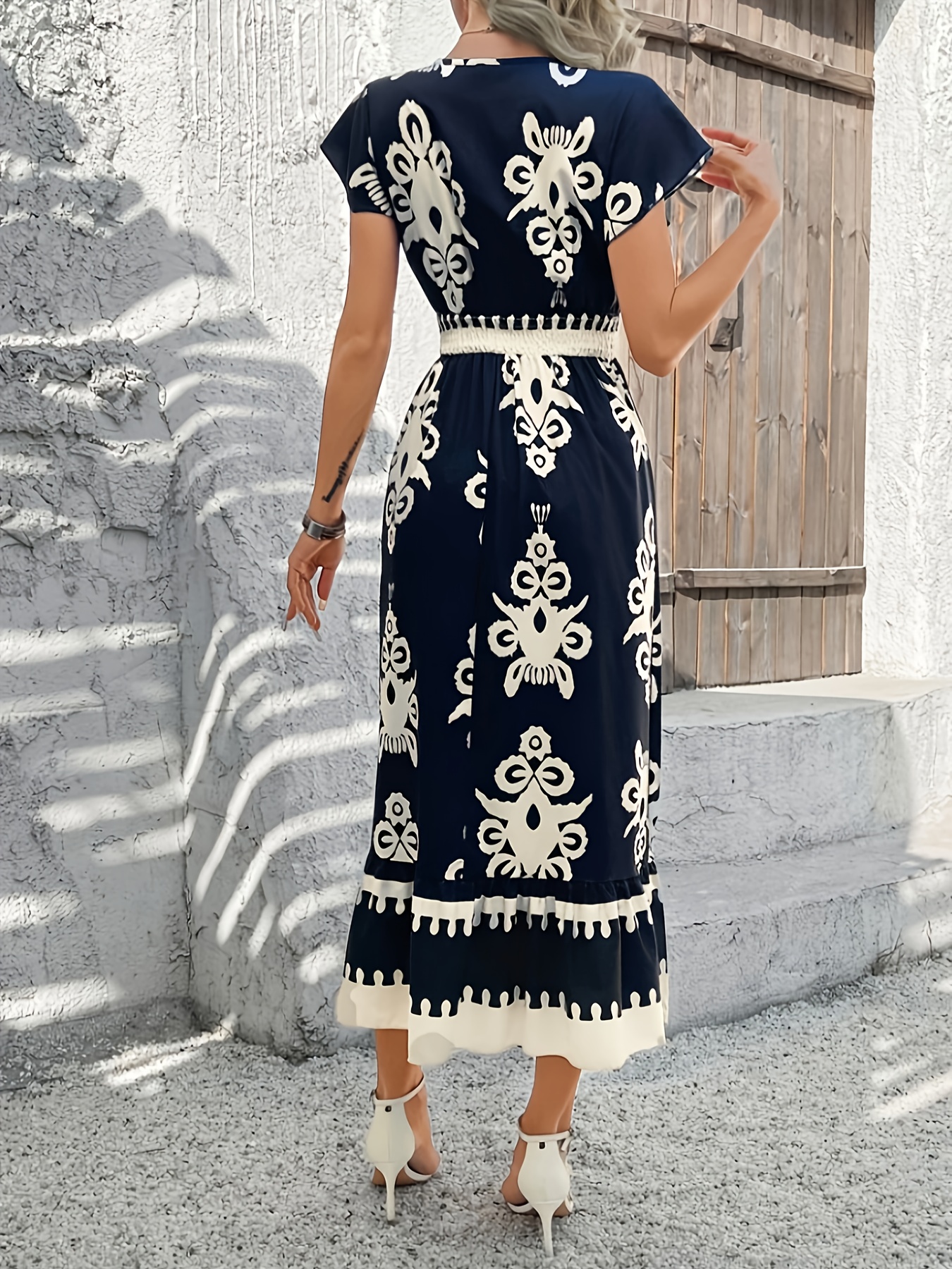 Women's Elegant Navy Blue White Floral Dresses V-Neck A-Line Party,  Flared Hem Formal or Casual Outfits Machine Washable Women's Evening Gown  fo