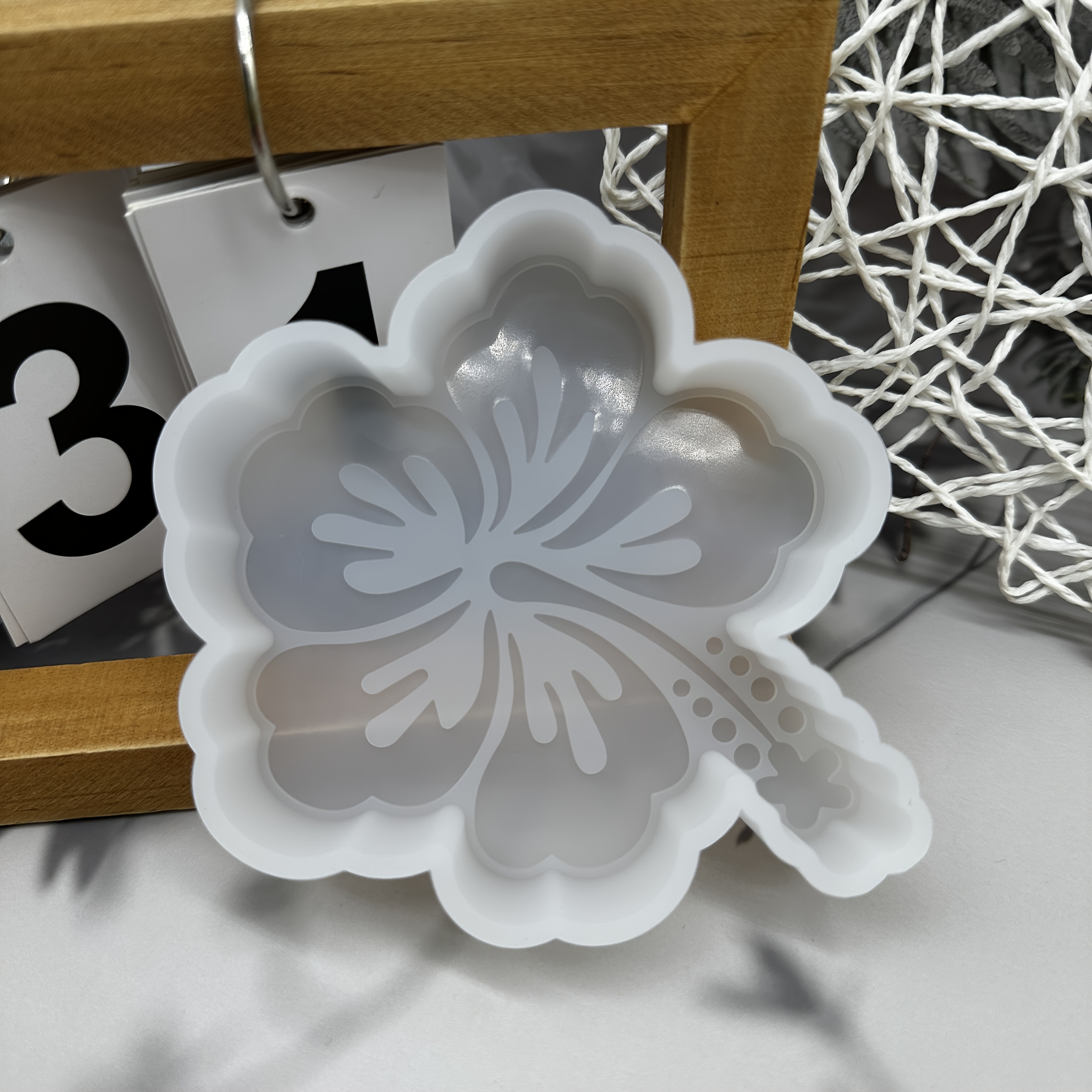 TEMU 1pc Hibiscus Flower Shaped Candle Holder Silicone Resin Casting Mold, Decorative Candlestick Display Insert, Flexible Silicone Material,