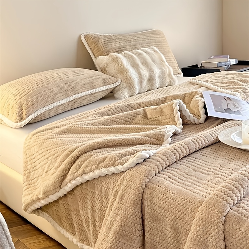 3d Thin Milk Golden Blanket, Without Pillowcases, Complete Sizes And Multiple Colors From, Suitable For Sofas, Offices, Household Items, Christmas, Valentine's Day Gifts.