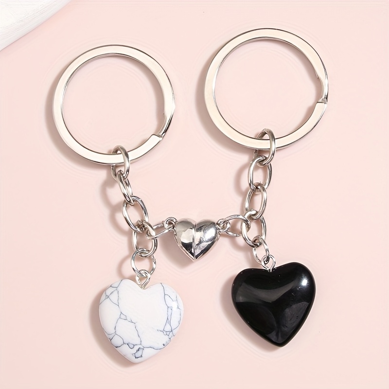 Personalized Black And White Heart Stone Keychain Decoration Pendant Couple Heart Metal Magnetic Keychain Bag Pendant