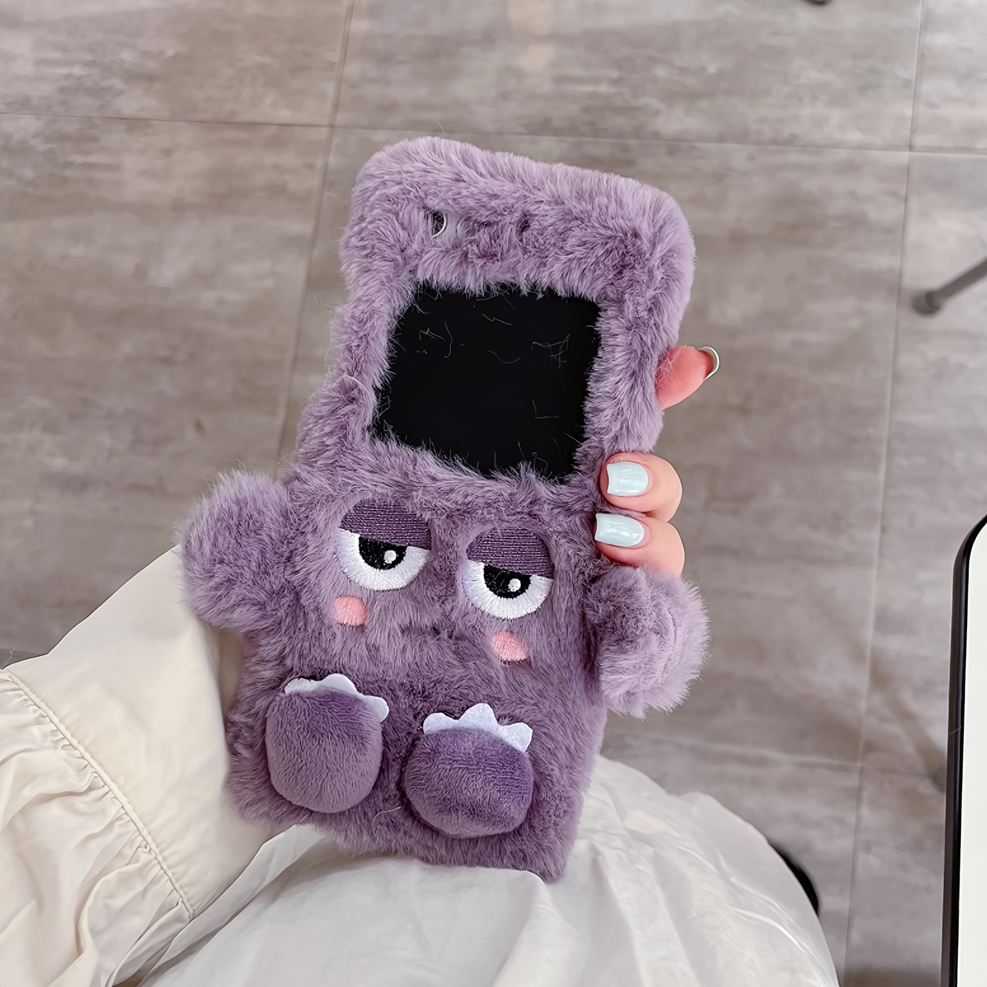 TEMU Phone Case: Autumn/winter Warm And Cute Plush Folding Phone Case, Suitable For Galaxy Z Flip 7 6 5 4 3