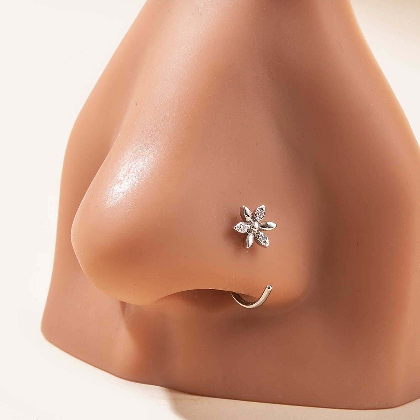 1pc Elegant Sexy Stainless Steel Copper Zirconia 6-petal Flower Nose Ring Nose Stud Women's Birthday Party Piercing Gift