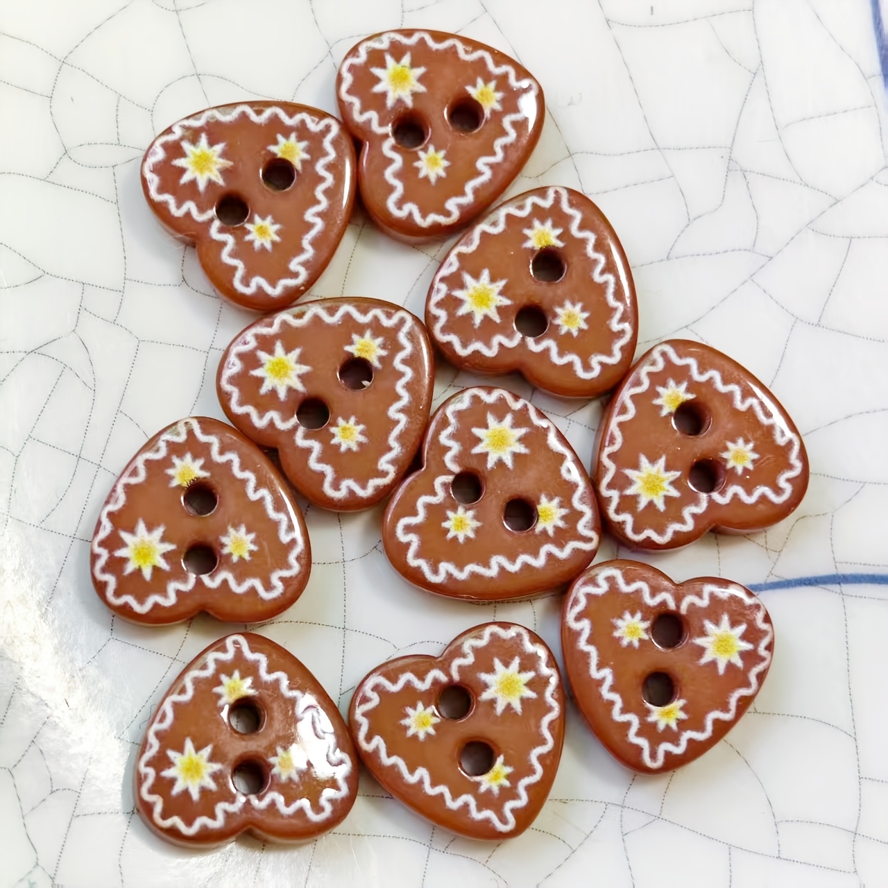 10pcs/ 21pcs/ 31pcs Gingerbread Brown Resin Heart Buttons White Hand- Handmade Buckles Decorative Buttons