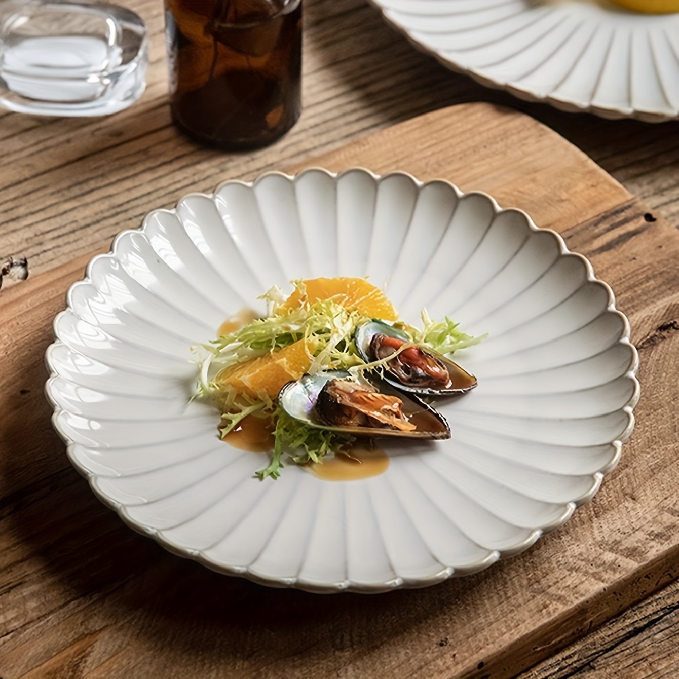 изображение предмета 1 шт. 8-дюймовая/10,5-дюймовая керамическая тарелка с тиснеными полосками и краями в виде ракушек, подходит для салатов, стейков и завтрака,   подходит для ресторанных обедов и домашней кухонной посуды