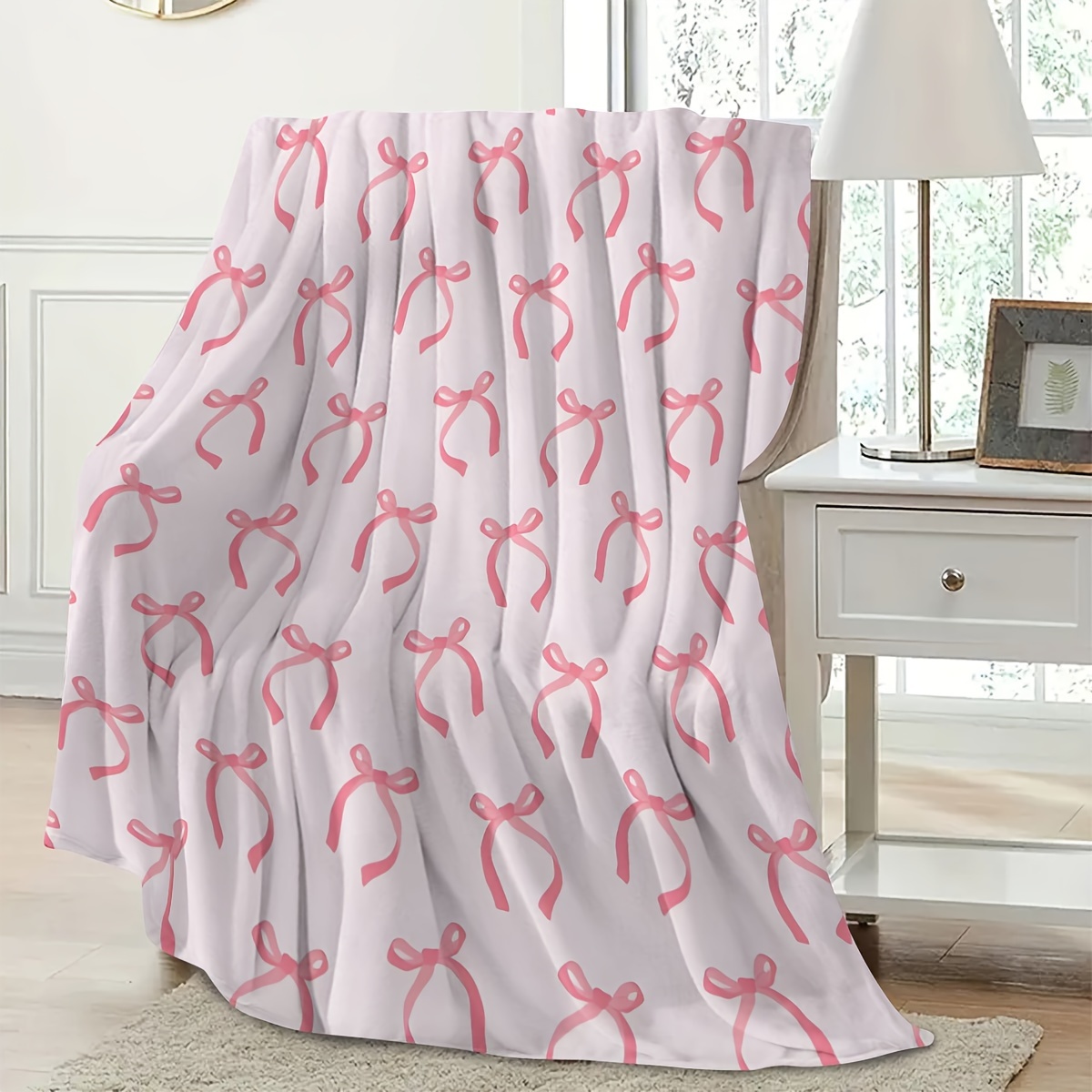 

1pc Couverture en flanelle avec nœud rose, style contemporain, toutes , impression numérique, polyester, polyvalente pour lit, canapé, chaise, oreiller, décoration intérieure, cadeau pour femmes