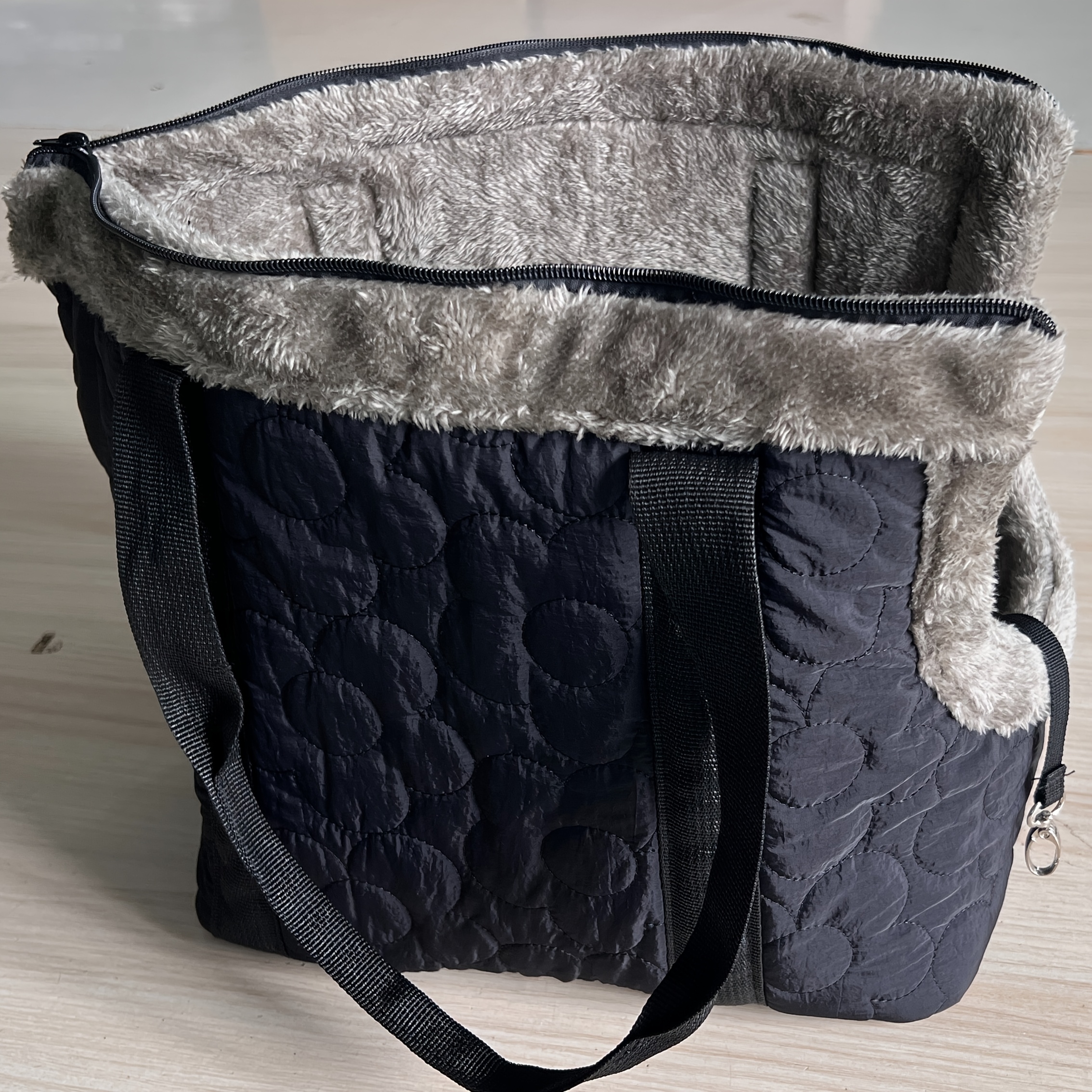 TEMU Soft Plush Cloud Pattern Pet Backpack, Designed For Small Cats And Dogs, With Built-in Leash And Buckle, To Pet Leashes For . Black And White,