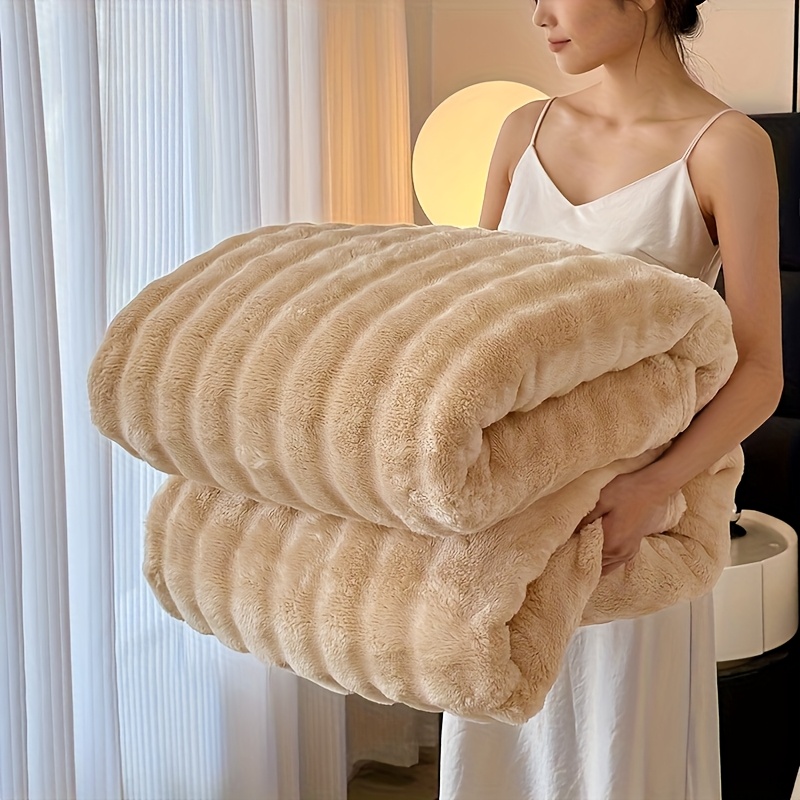 Autumn/winter Warm Faux Rabbit Fur Flannel Throw Blanket, Thickened Flannel Casual Cover, Suitable For Bedroom, Living Room, And Sofa, Throw, Modern Home Decor Accent, Essential For Light
