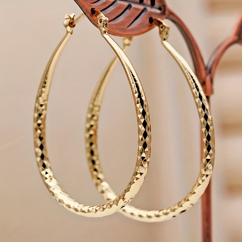 

Elegant Vintage-inspired Hoop Earrings With Unique Embossed Diamond Pattern - Silvery Plated, Alloy Fashion Jewelry For Women, Casual Attire & Gifting